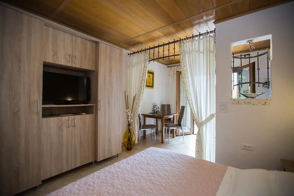 Apartments Villa Salona